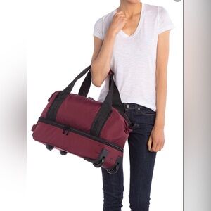 LeSportSac 17" Dakota rolling flight duffel